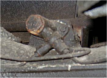 This is the old balance valve, kept for overhaul